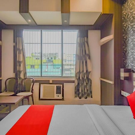 Oyo 1851 Hotel Sefali Deluxe Колката Екстериор снимка