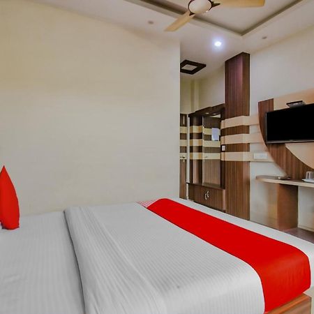 Oyo 1851 Hotel Sefali Deluxe Колката Екстериор снимка