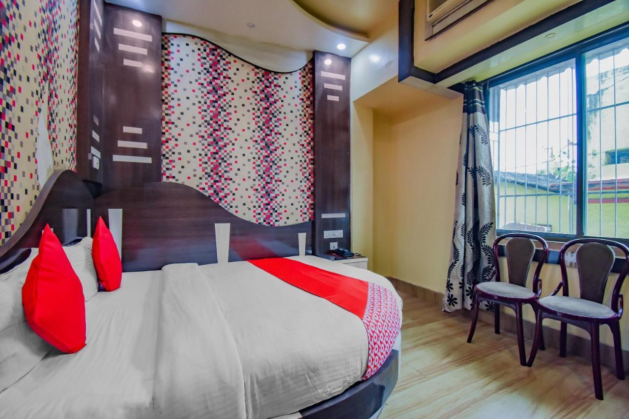 Oyo 1851 Hotel Sefali Deluxe Колката Екстериор снимка