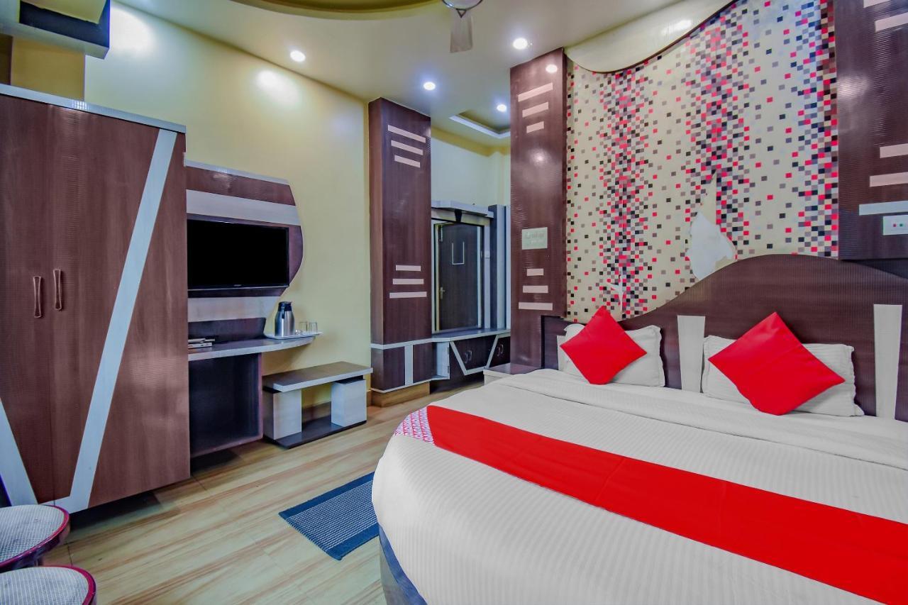 Oyo 1851 Hotel Sefali Deluxe Колката Екстериор снимка