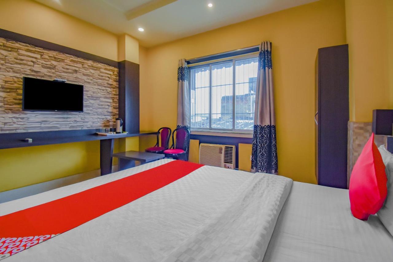 Oyo 1851 Hotel Sefali Deluxe Колката Екстериор снимка