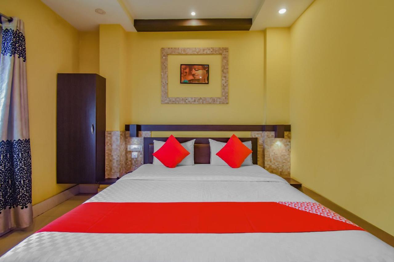Oyo 1851 Hotel Sefali Deluxe Колката Екстериор снимка